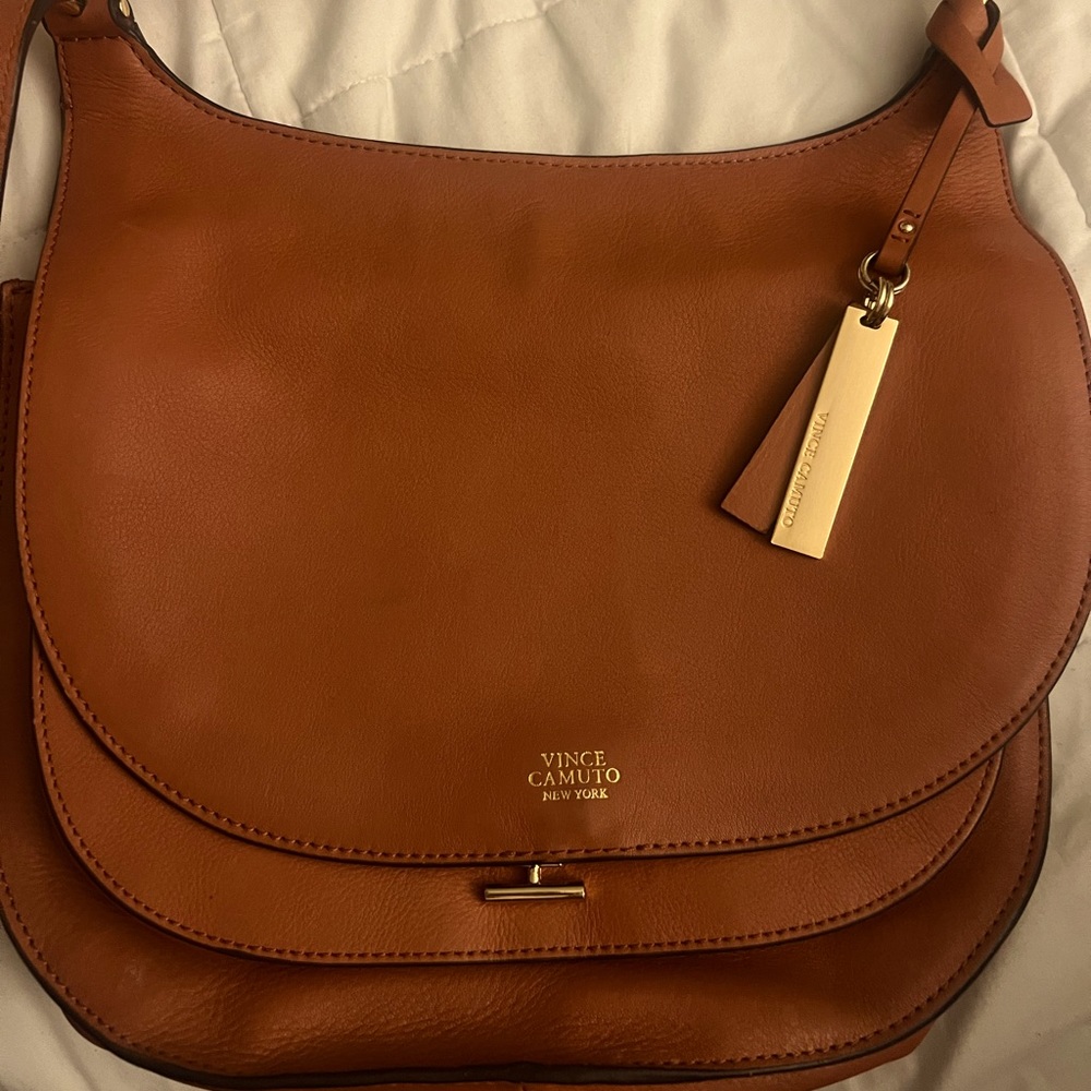 Vince Camuto Crossbody handbag 🤎